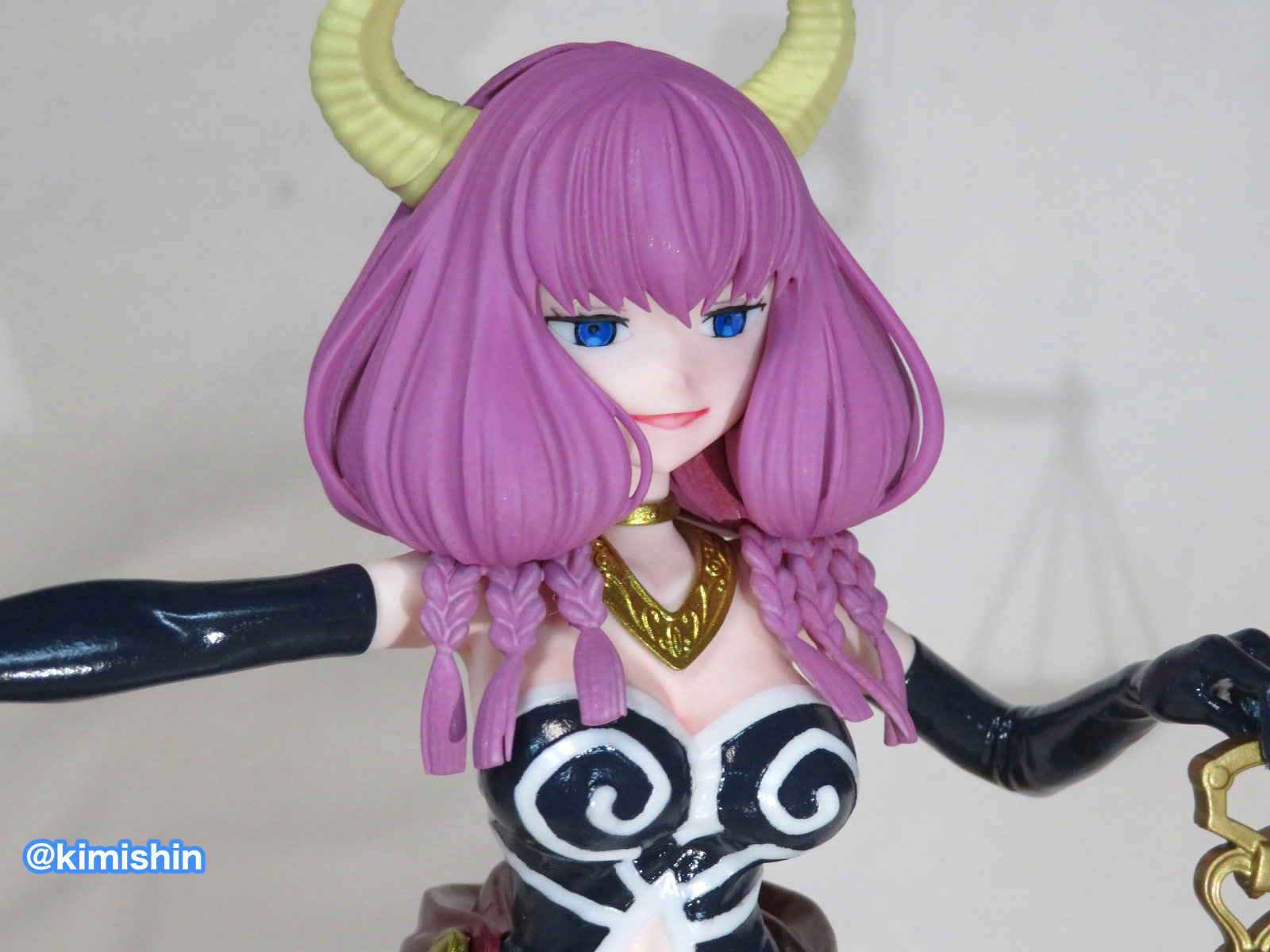 1/8 �f����̃A�E��/img_aura02.jpg