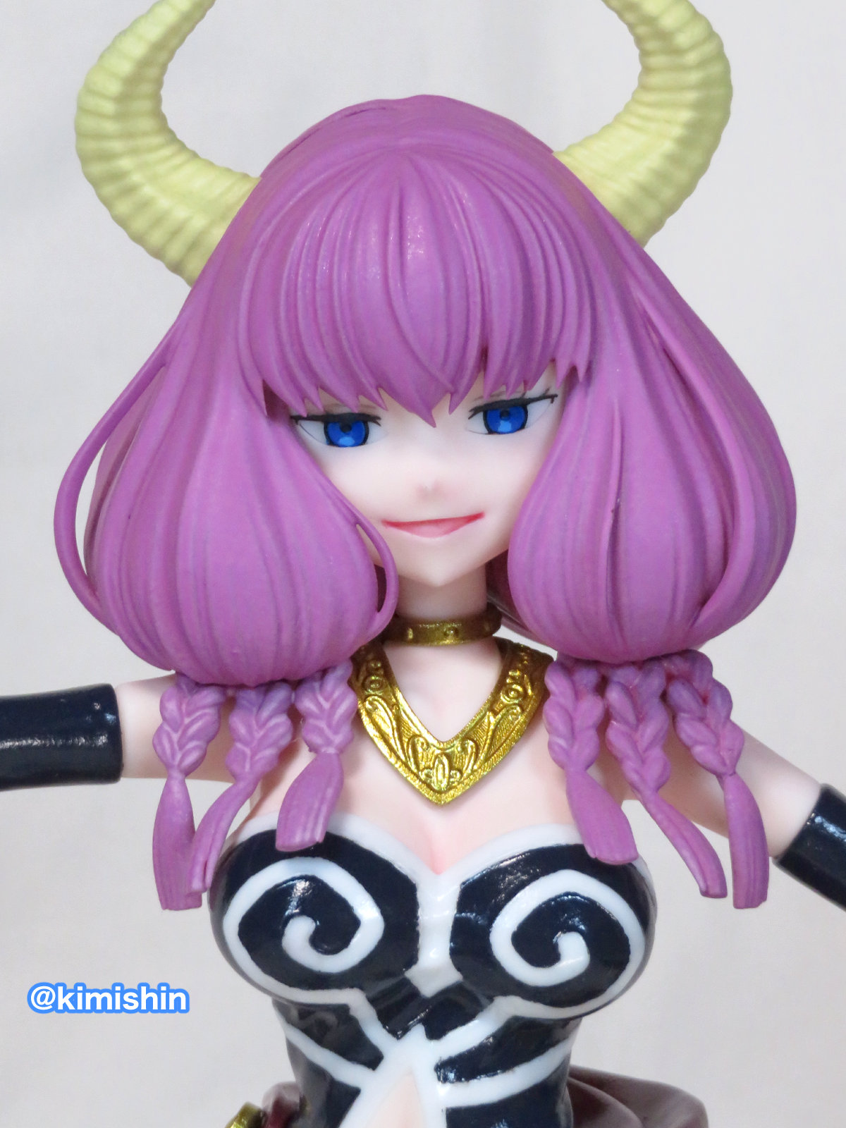 1/8 �f����̃A�E��/img_aura05.jpg