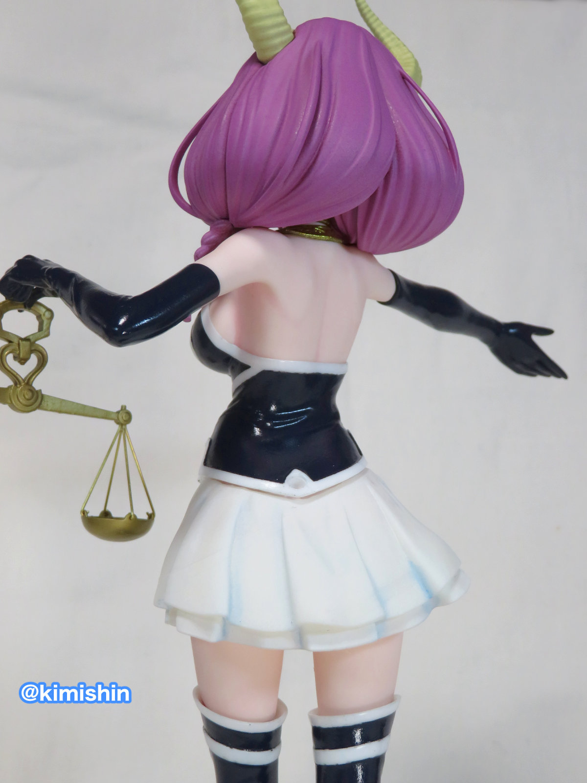 1/8 �f����̃A�E��/img_aura12.jpg